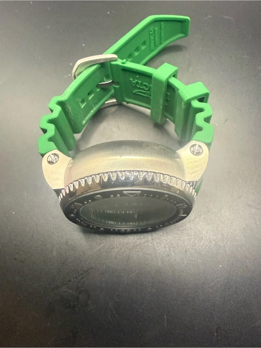 Invicta Pro Diver watch features a bold green dial And Band New Battery